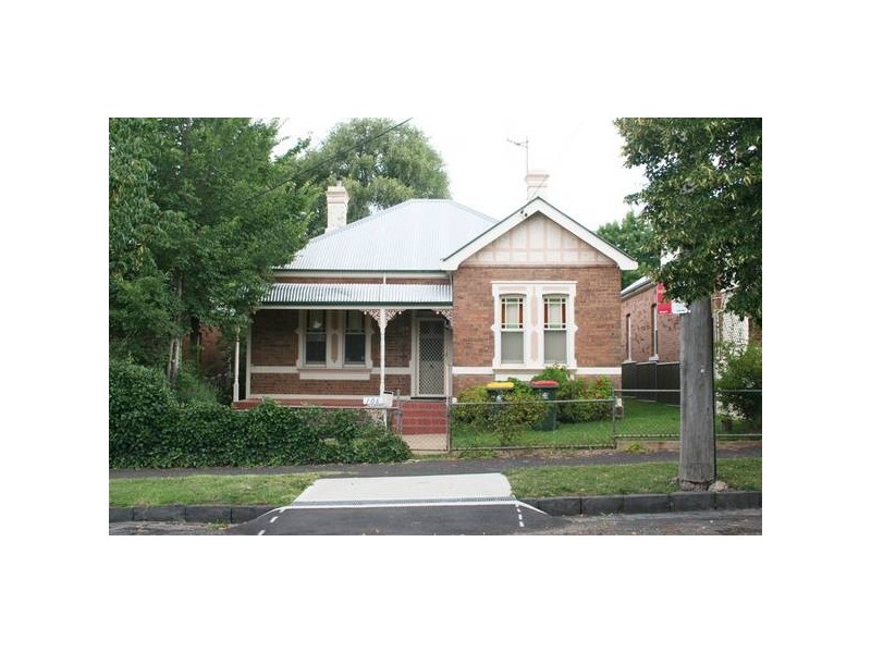 106 March Street, Orange NSW 2800
