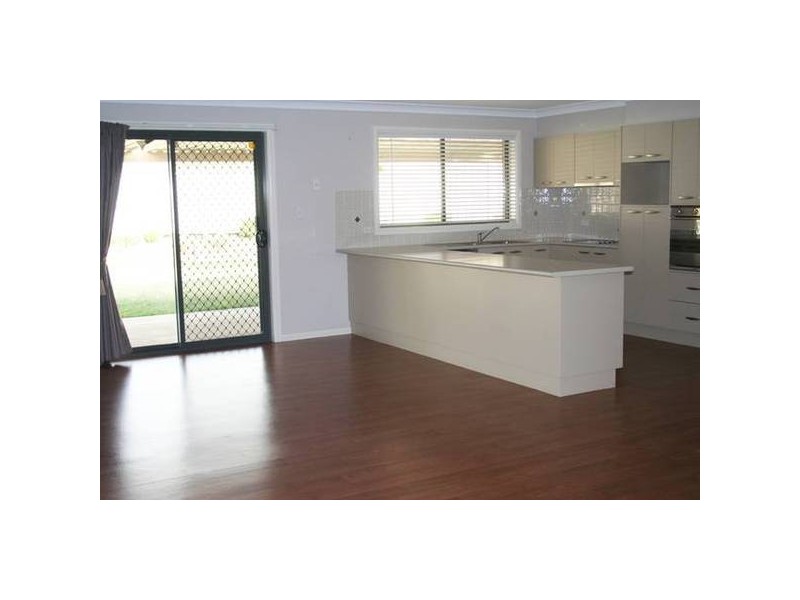 6 Bert Whiteley Place, Orange NSW 2800