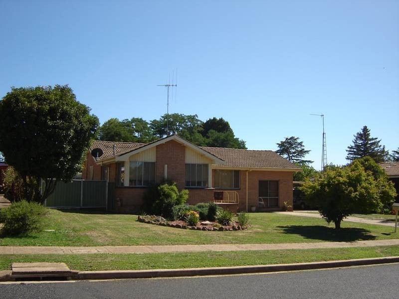 14 Somers Place, Blayney NSW 2799
