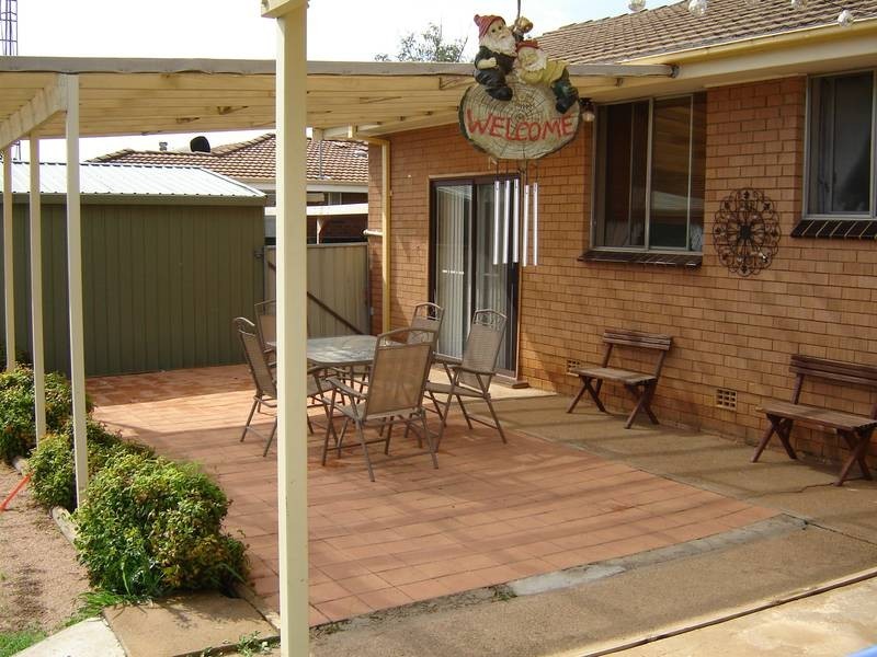 14 Somers Place, Blayney NSW 2799
