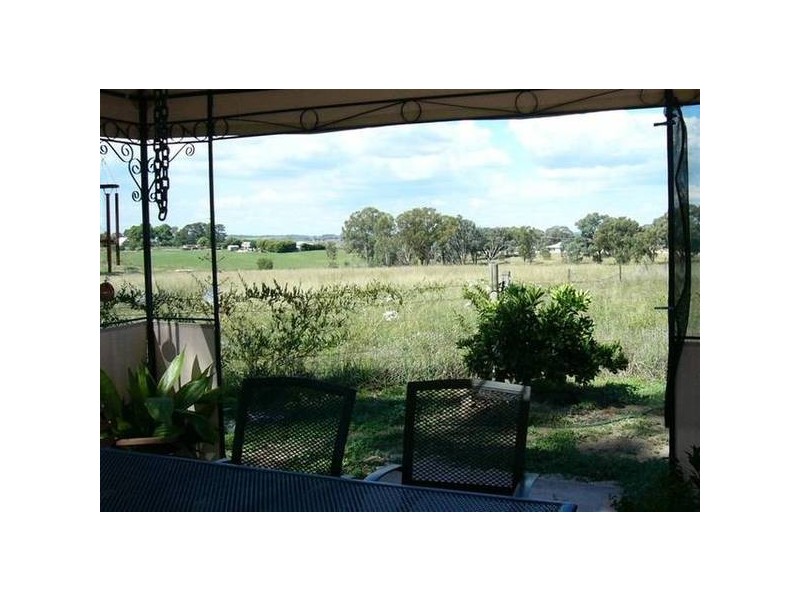 210 Packham Drive, Molong NSW 2866