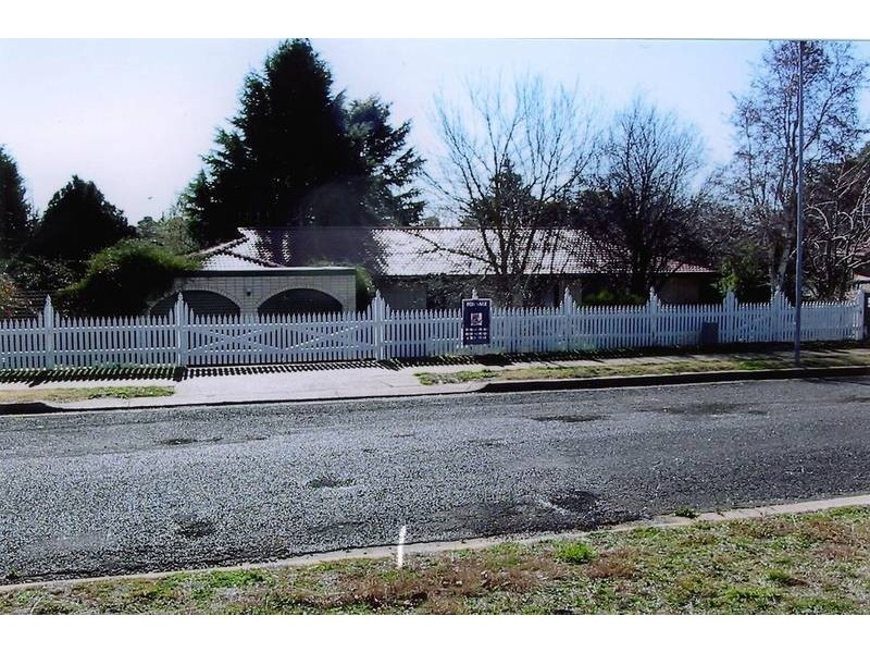 10 Hanover Crescent, Blayney NSW 2799