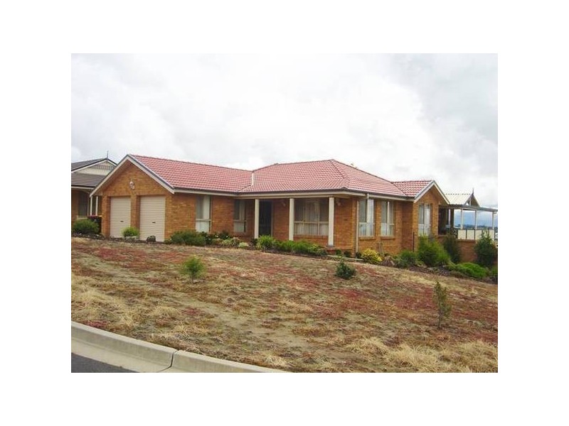11 Hoskins Place, Orange NSW 2800