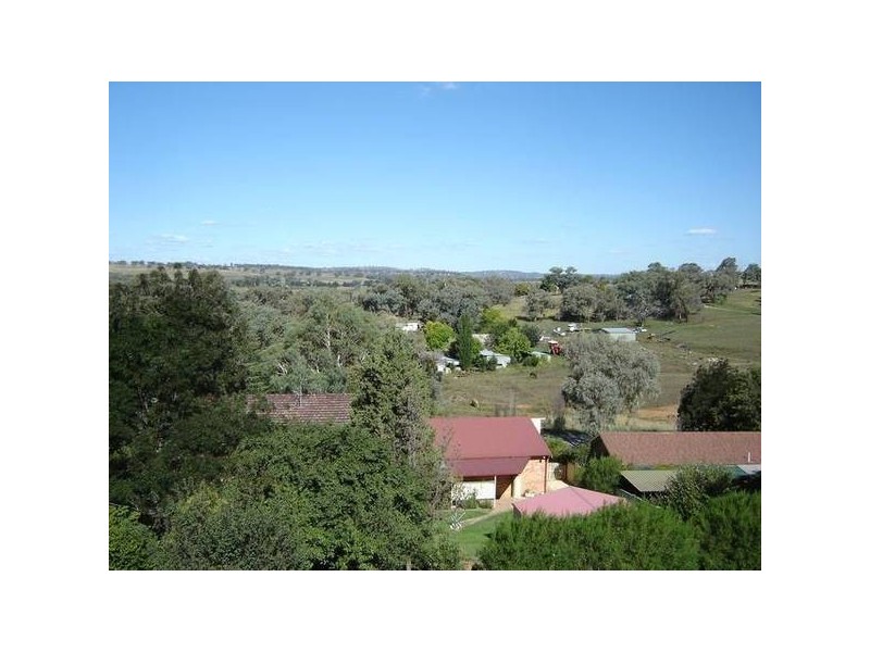 10 McArdle Street, Molong NSW 2866