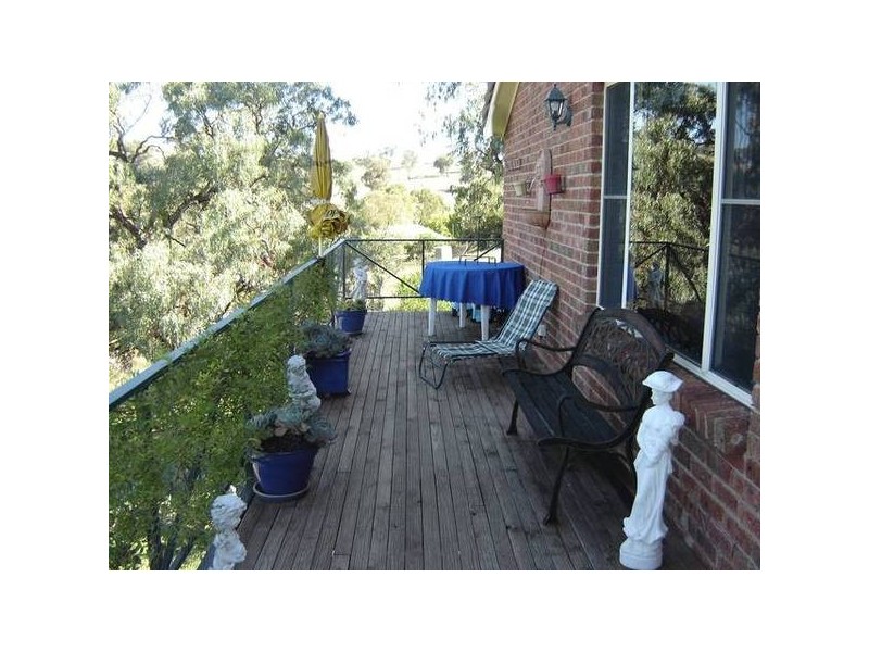 10 McArdle Street, Molong NSW 2866