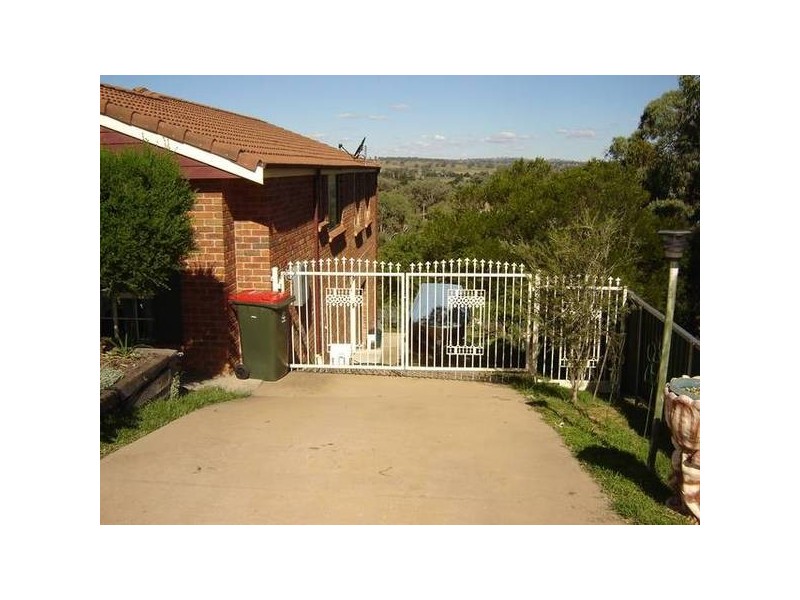 10 McArdle Street, Molong NSW 2866