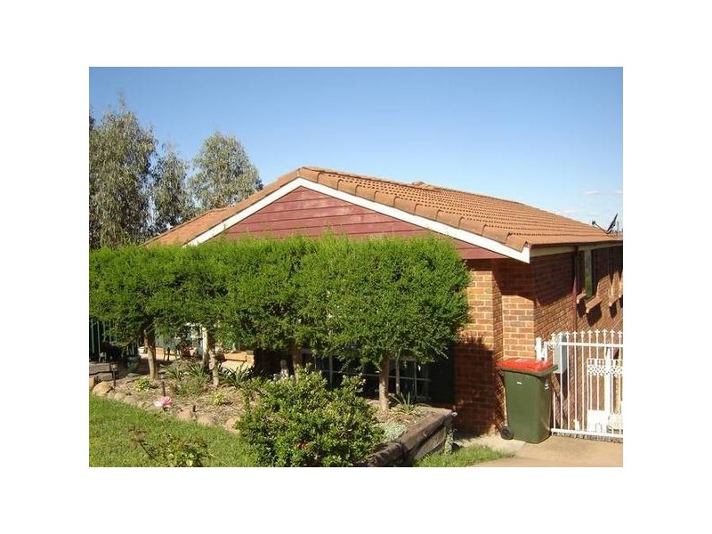 10 McArdle Street, Molong NSW 2866