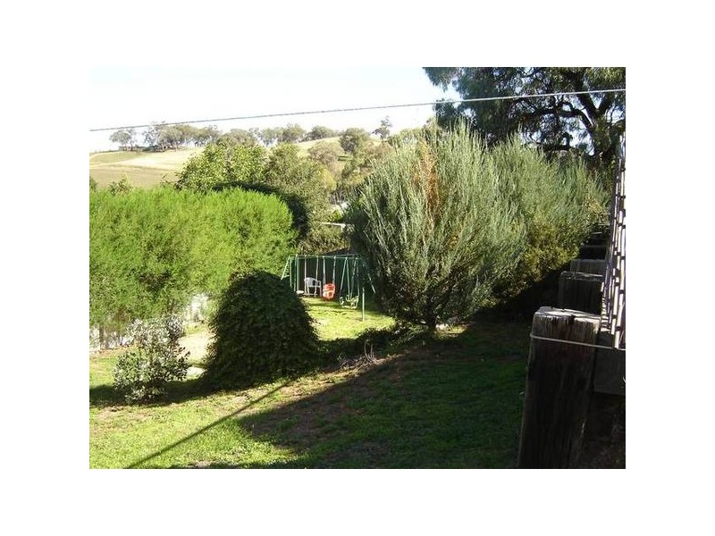 10 McArdle Street, Molong NSW 2866