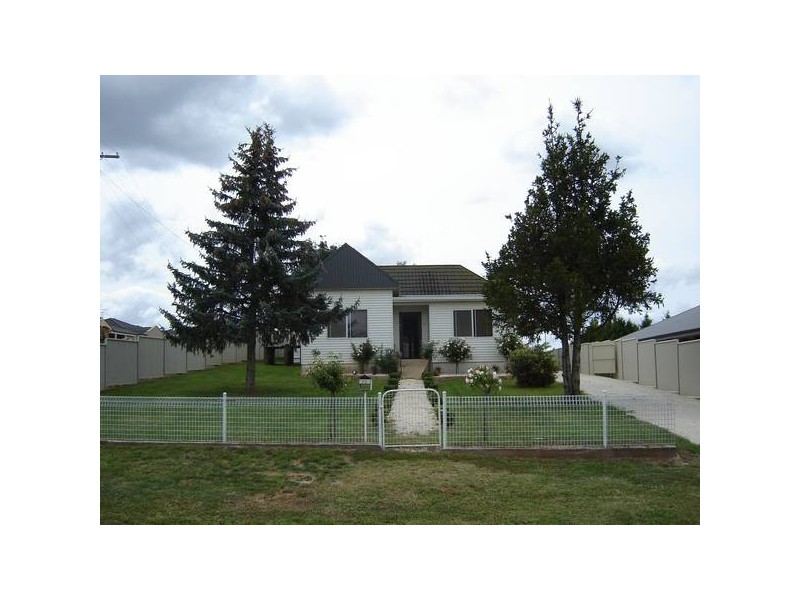 23 PLUMB STREET, Blayney NSW 2799