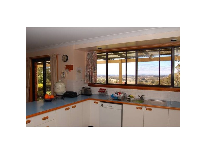- Giles Road, Orange NSW 2800
