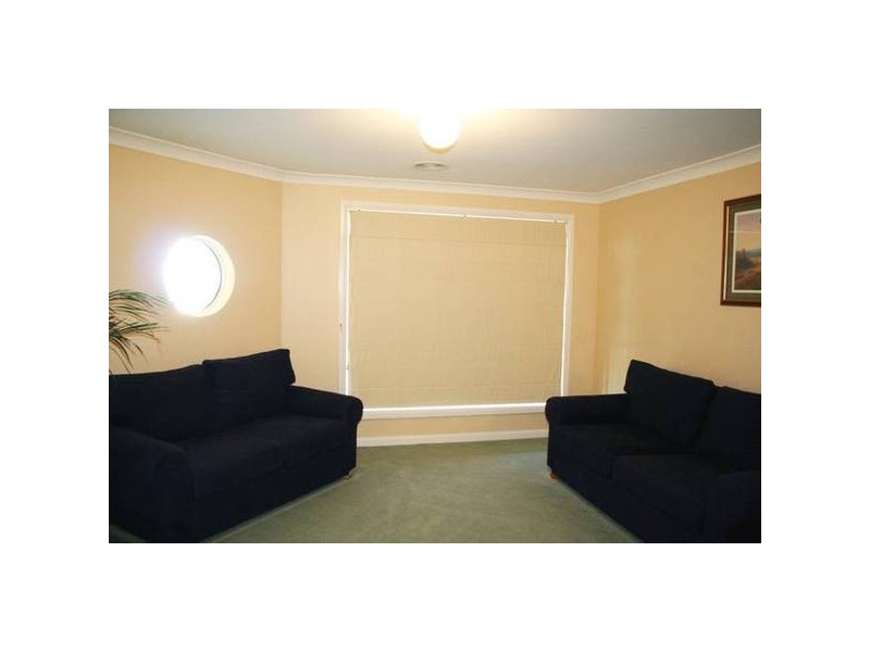 2 Hoskins Place, Orange NSW 2800