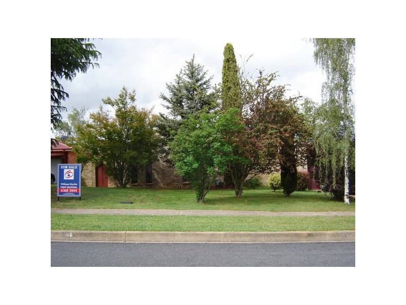 9 STIRLING PLACE, Blayney NSW 2799