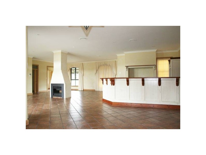 - Cargo Road, Orange NSW 2800