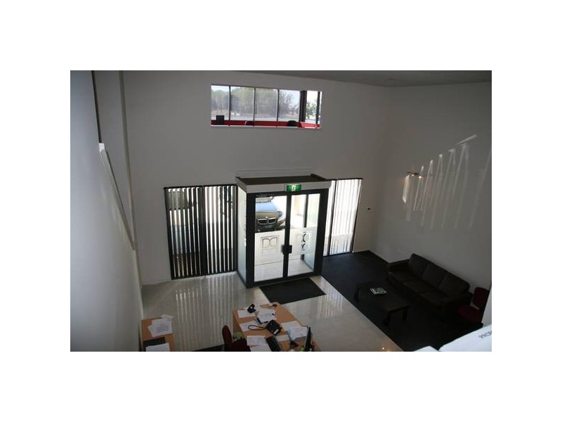 - Gateway Crescent, Orange NSW 2800
