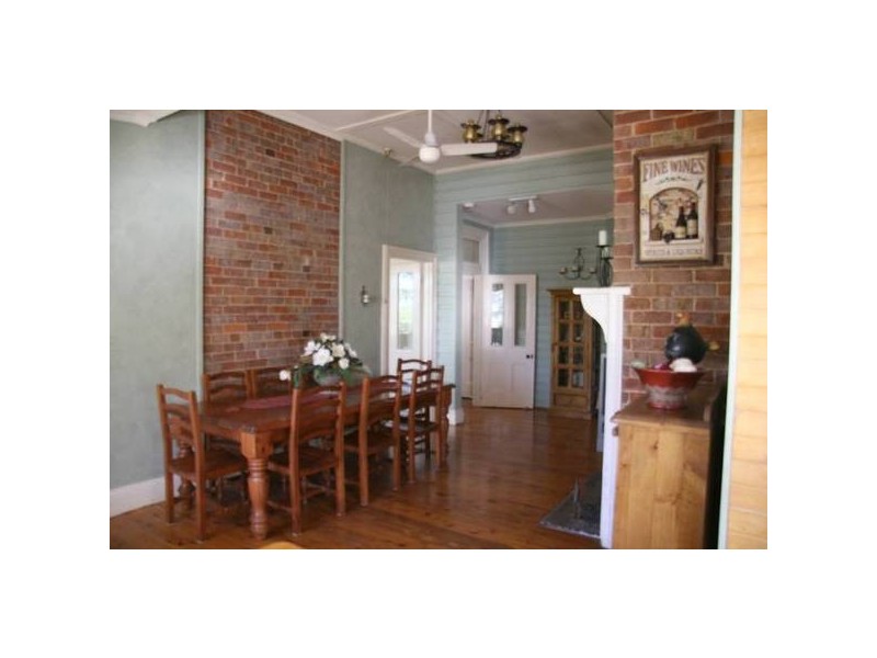 28 Molong Street (Molong), Orange NSW 2800