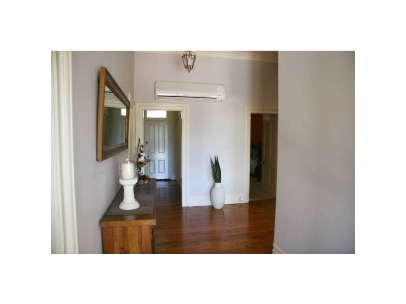 28 Molong Street (Molong), Orange NSW 2800