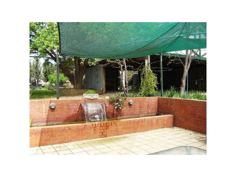 28 Molong Street (Molong), Orange NSW 2800