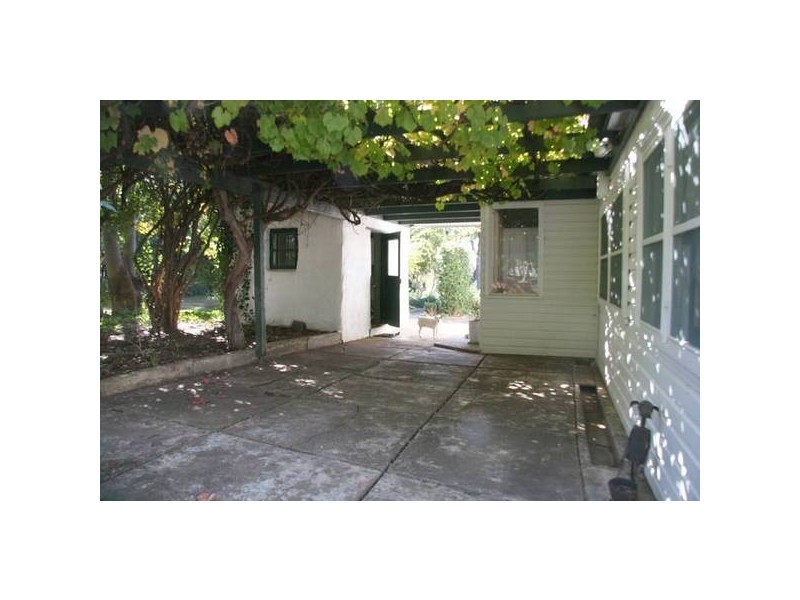 28 Molong Street (Molong), Orange NSW 2800