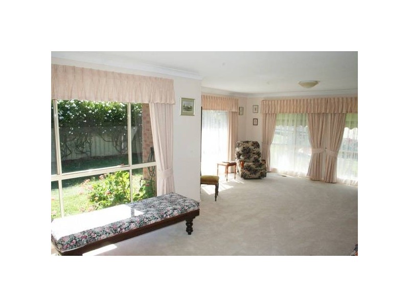 11 Magnolia Way, Orange NSW 2800