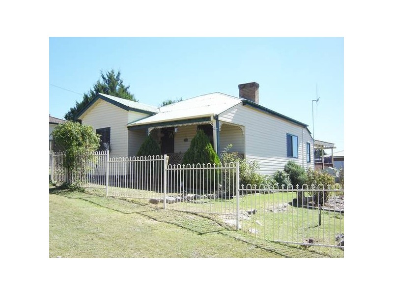 11 Reynold Street, Molong NSW 2866