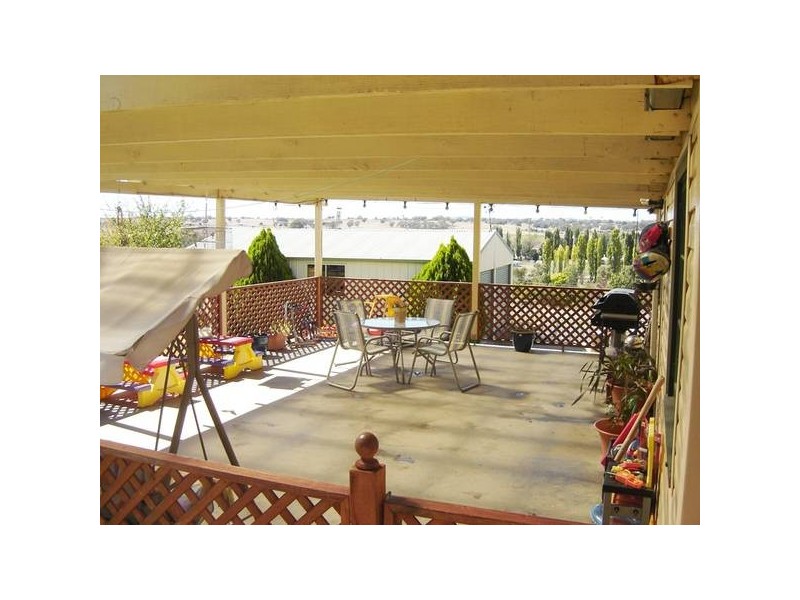 11 Reynold Street, Molong NSW 2866