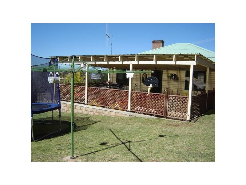 11 Reynold Street, Molong NSW 2866