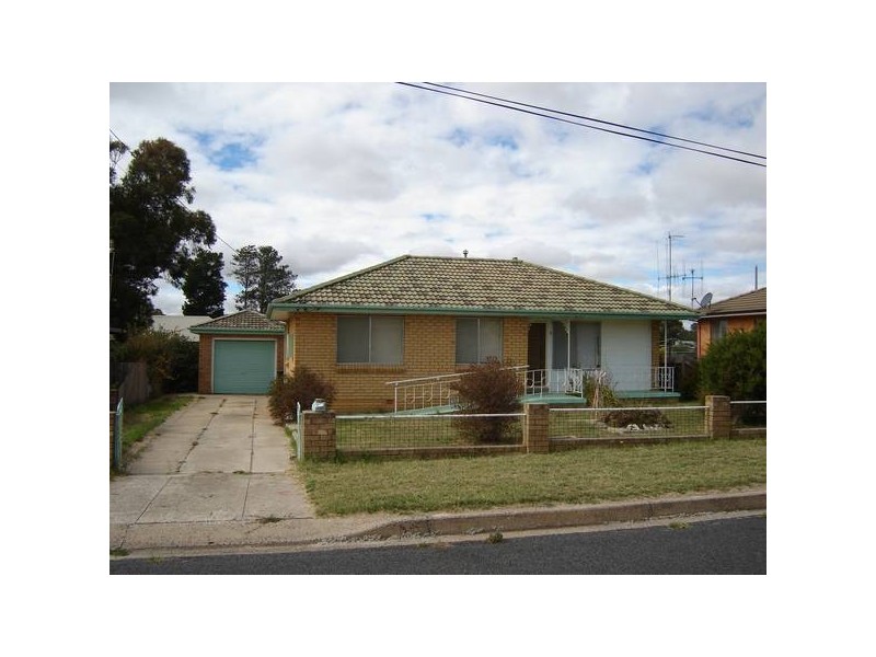 6 Tucker Street, Blayney NSW 2799