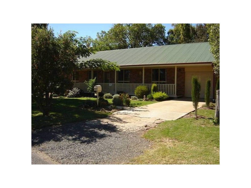 15 Elliott Street, Millthorpe NSW 2798