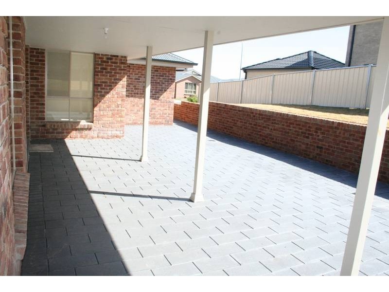 14 Bert Whiteley Place, Orange NSW 2800