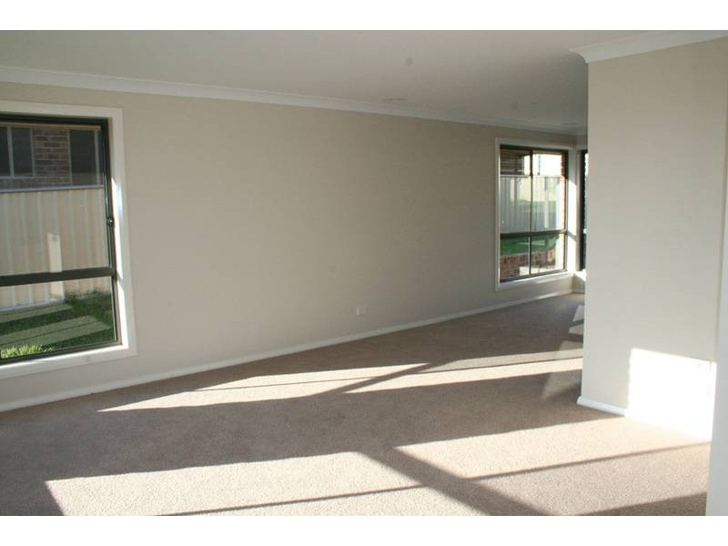 15 Bert Whiteley Place, Orange NSW 2800