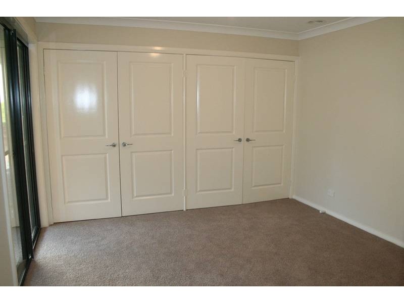 15 Bert Whiteley Place, Orange NSW 2800