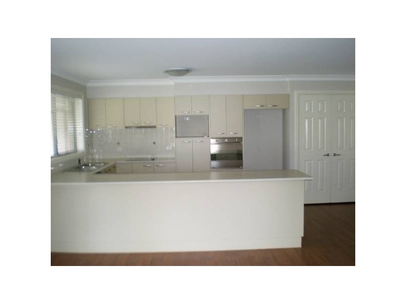 6 Bert Whiteley Place, Orange NSW 2800