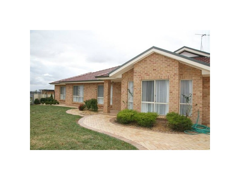 5 Niven Place, Orange NSW 2800