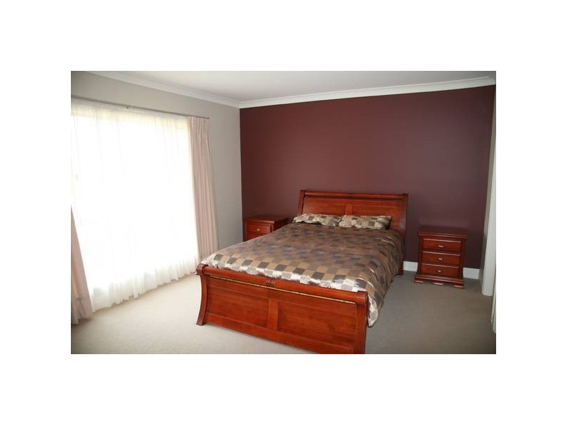 5 Niven Place, Orange NSW 2800