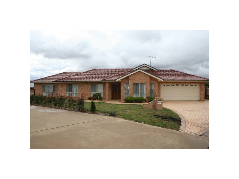 5 Niven Place, Orange NSW 2800