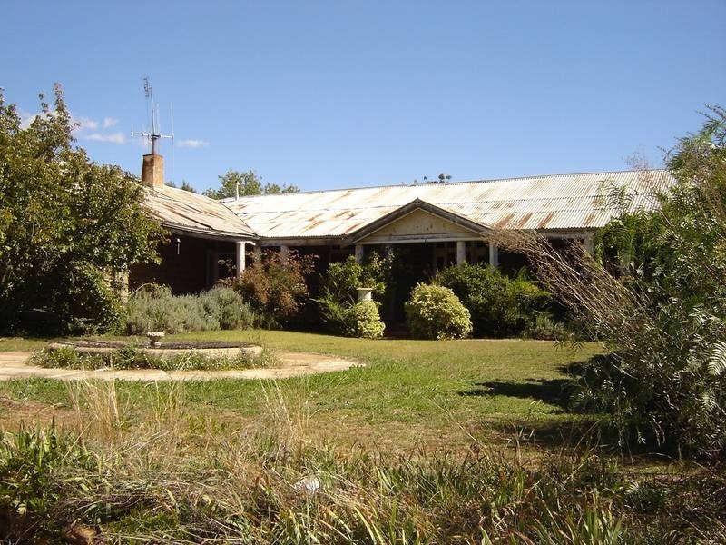- Burrawong Road, Molong NSW 2866