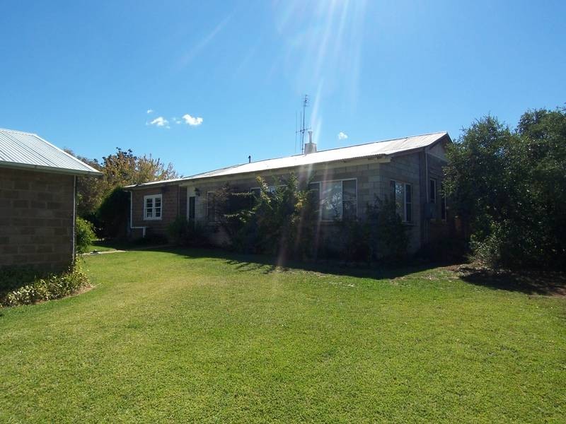 - Burrawong Road, Molong NSW 2866