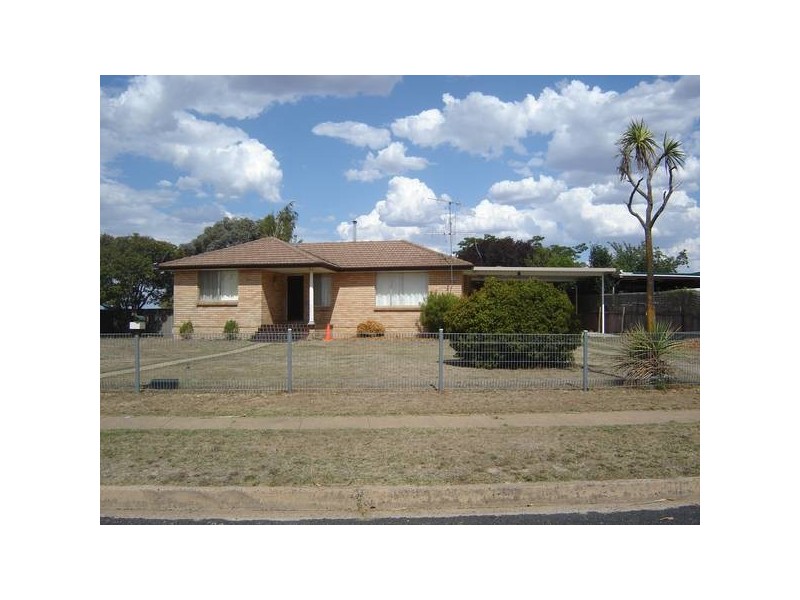 28 Torrens Street, Blayney NSW 2799