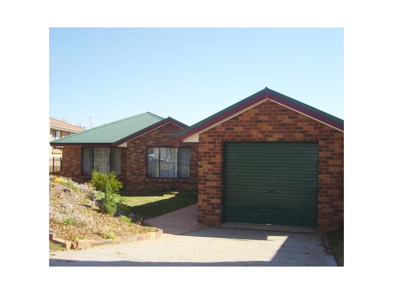 11 Caleula Crescent, Orange NSW 2800