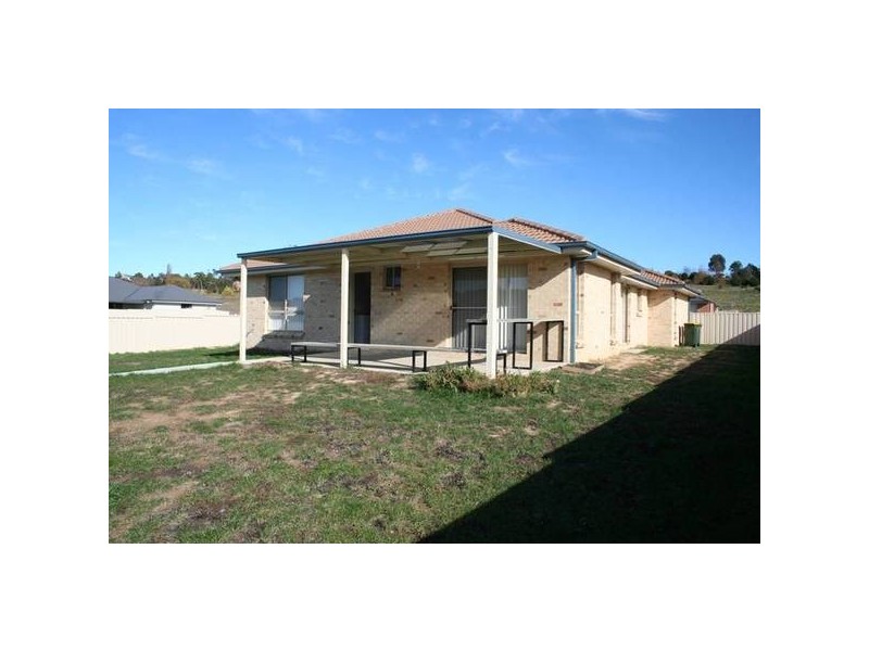 60 Fahy Crescent, Orange NSW 2800