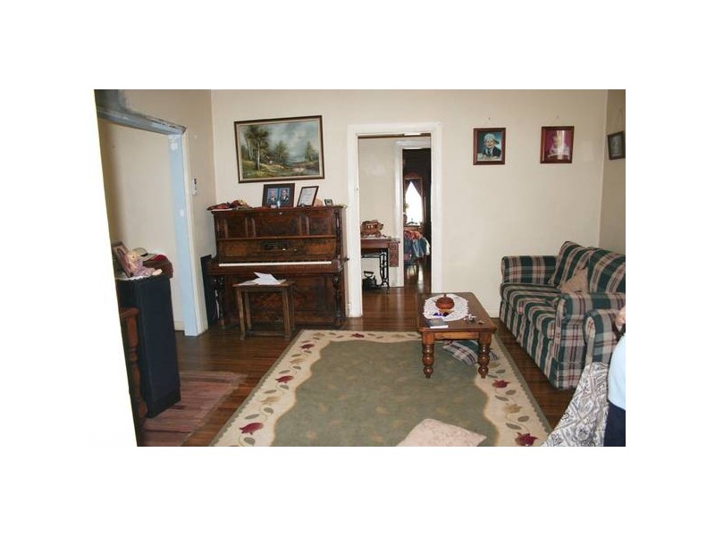 16 Allenby Road, Orange NSW 2800