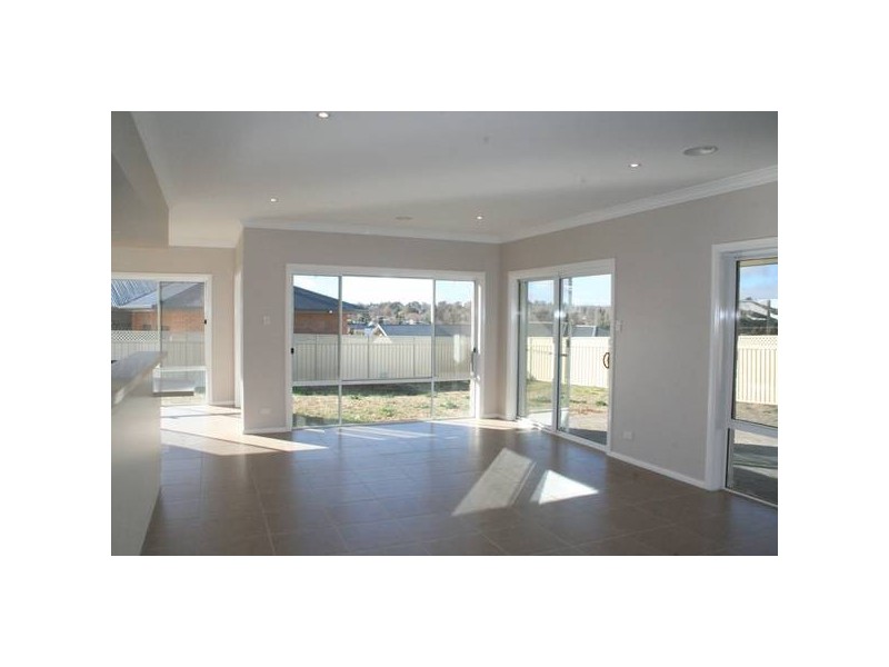 6 Valencia Place, Orange NSW 2800