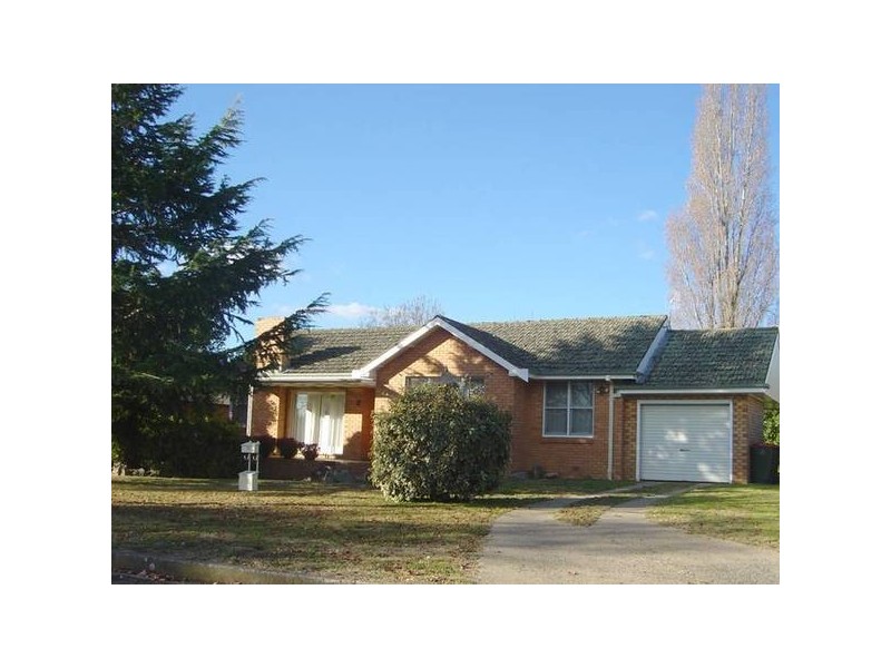 4 Pirinari Place, Orange NSW 2800