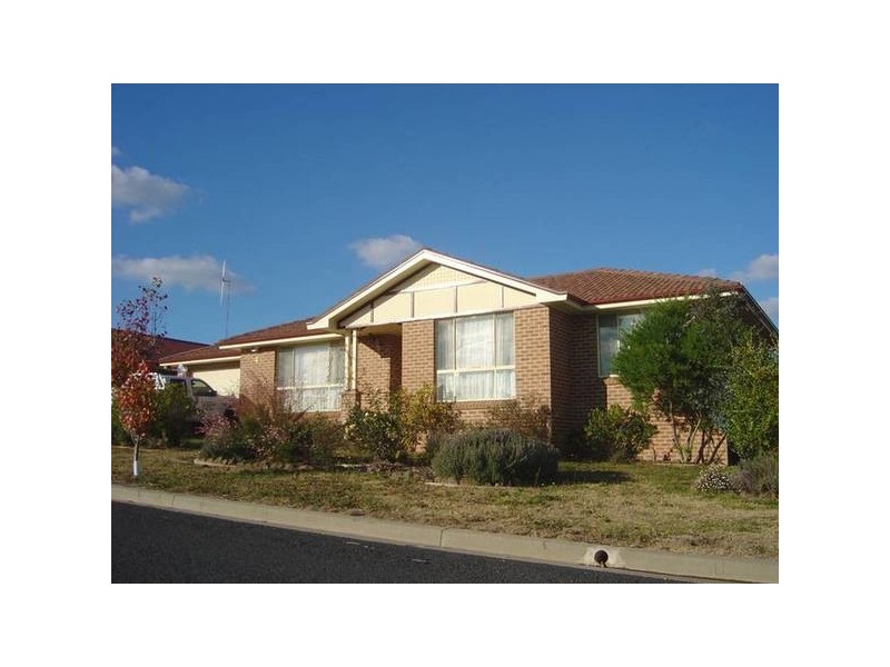 4 Magnolia Way, Orange NSW 2800