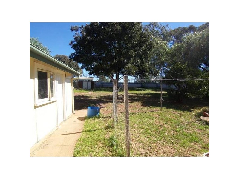 16 Railway Parade, Molong NSW 2866