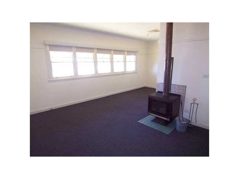 16 Railway Parade, Molong NSW 2866