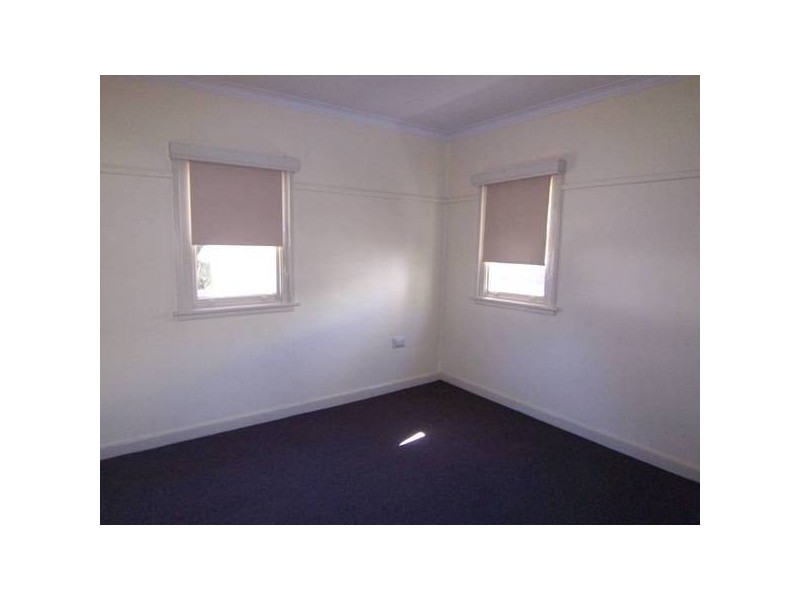 16 Railway Parade, Molong NSW 2866