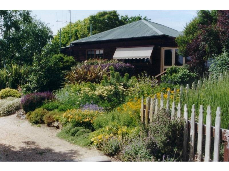 - Campbell Street, Newbridge NSW 2795