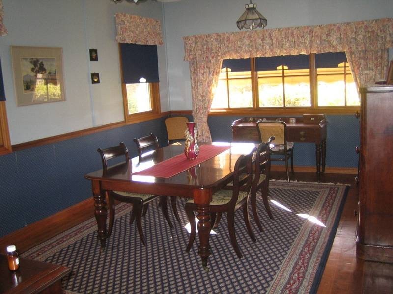 - Campbell Street, Newbridge NSW 2795