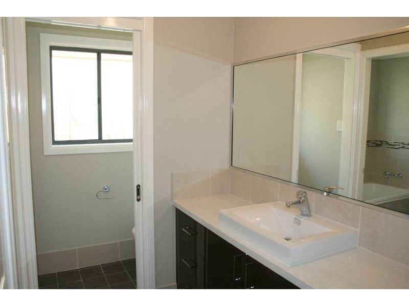 1A Moroney Close, Orange NSW 2800